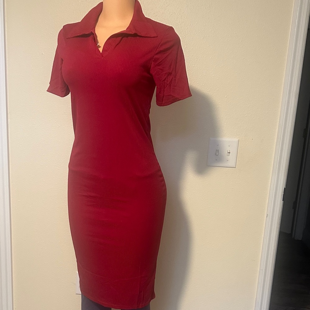 Chic Red Midi Dress with Short Sleeves
